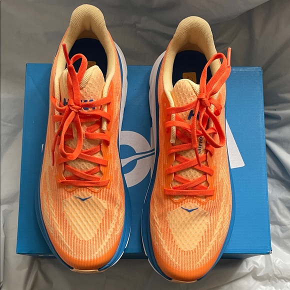 Hoka Y Clifton 9 Youth Sneakers in Orange and Blue Size-7 MD NWT - Picture 4 of 12